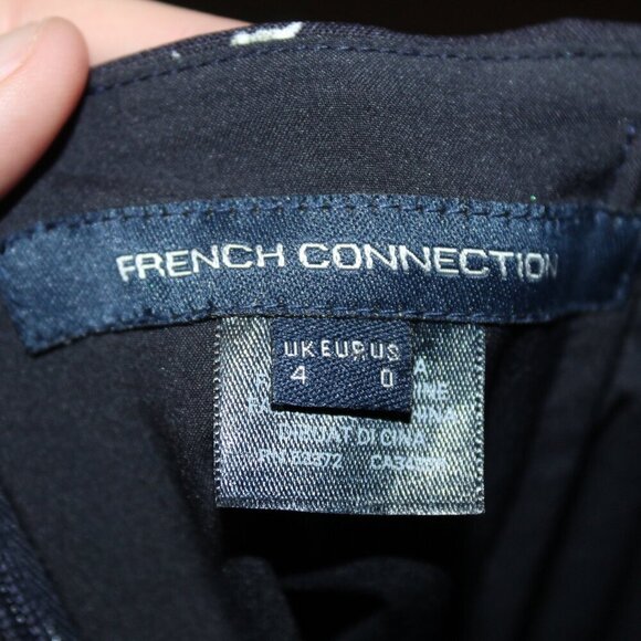 French Connection Floral Sleeveless Romper Size 0 - Picture 10 of 10